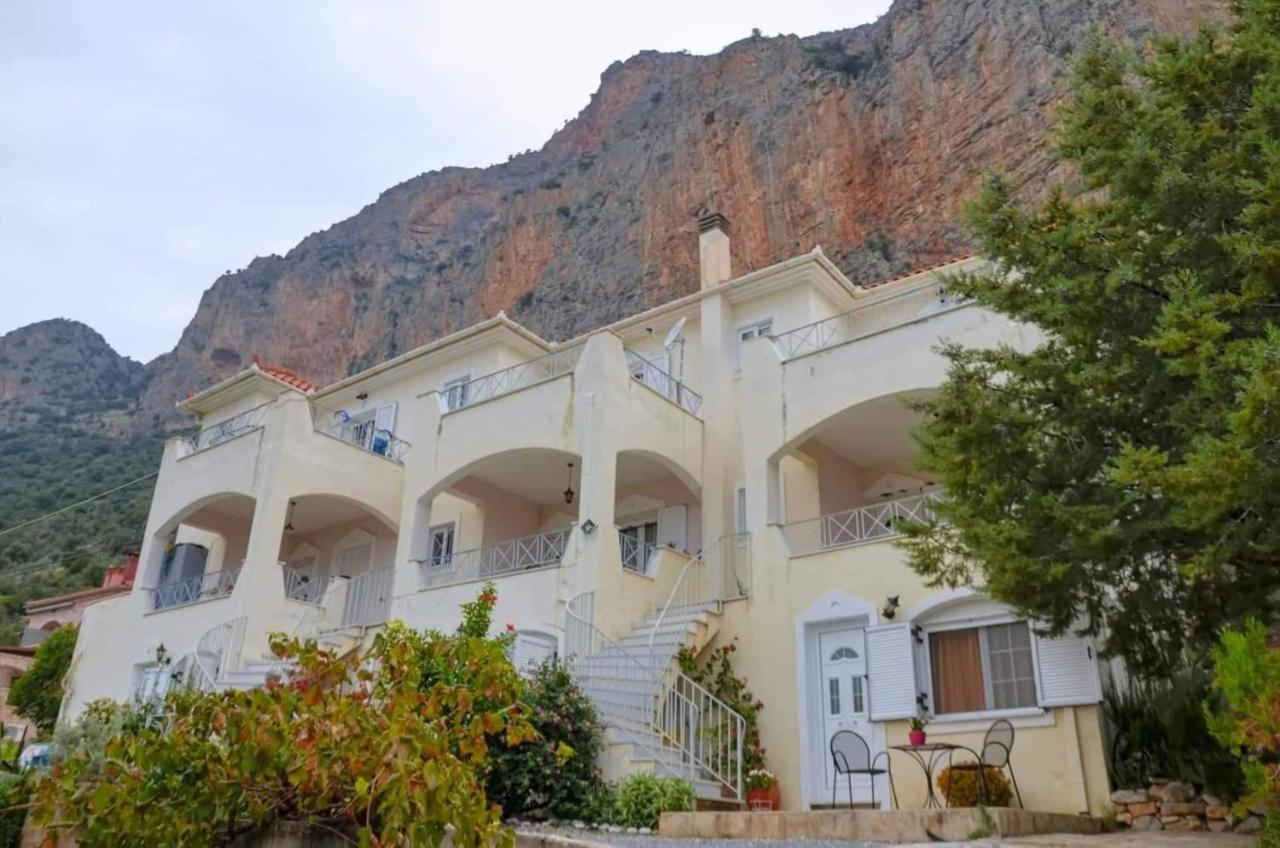 West Red Rock And View Leonidio Maisonette Studio Exterior photo