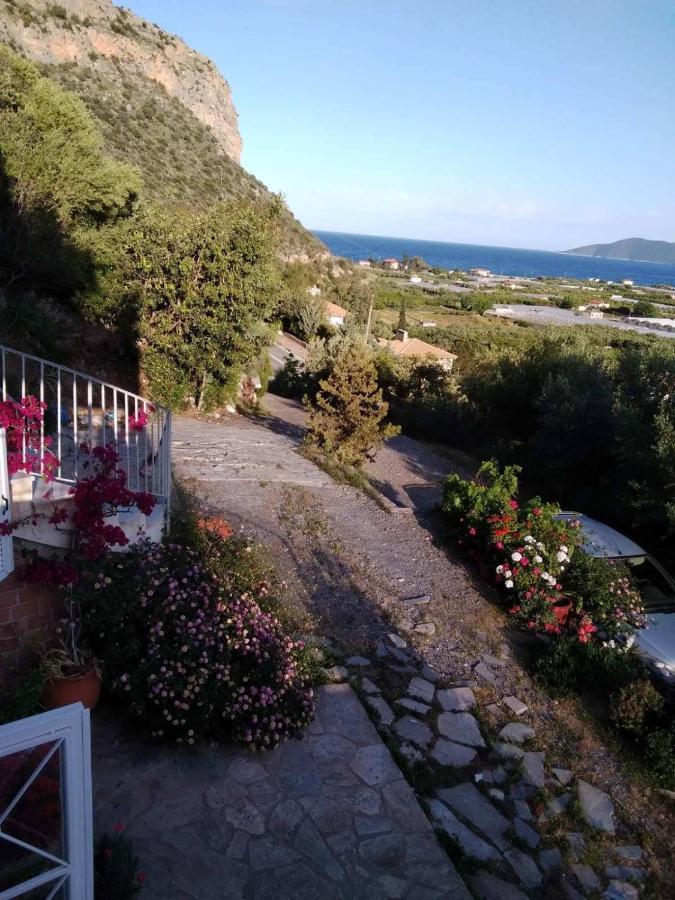 West Red Rock And View Leonidio Maisonette Studio Exterior photo