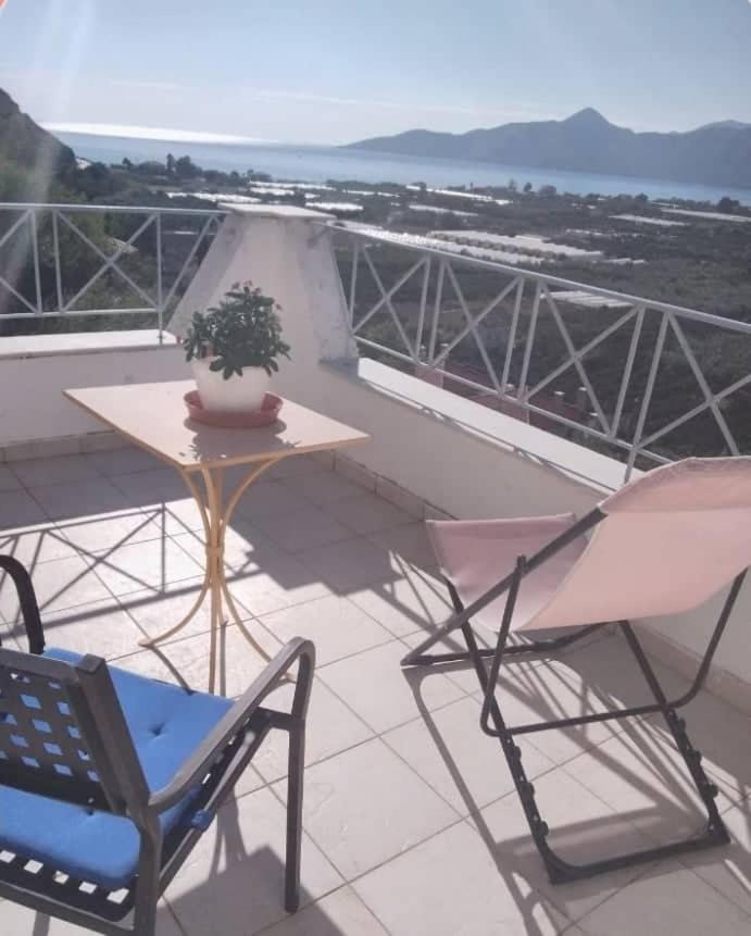 West Red Rock And View Leonidio Maisonette Studio Exterior photo